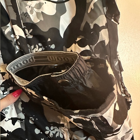 Powder Room (Ripzone) Core Snow Pants - W’s XS - Like New - Winter Camo print - Picture 3 of 8